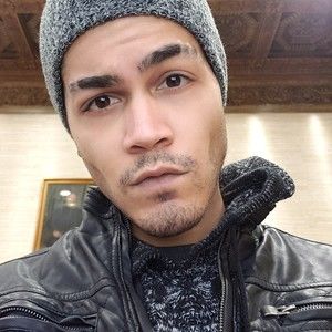 Meet your Posher, Jaron